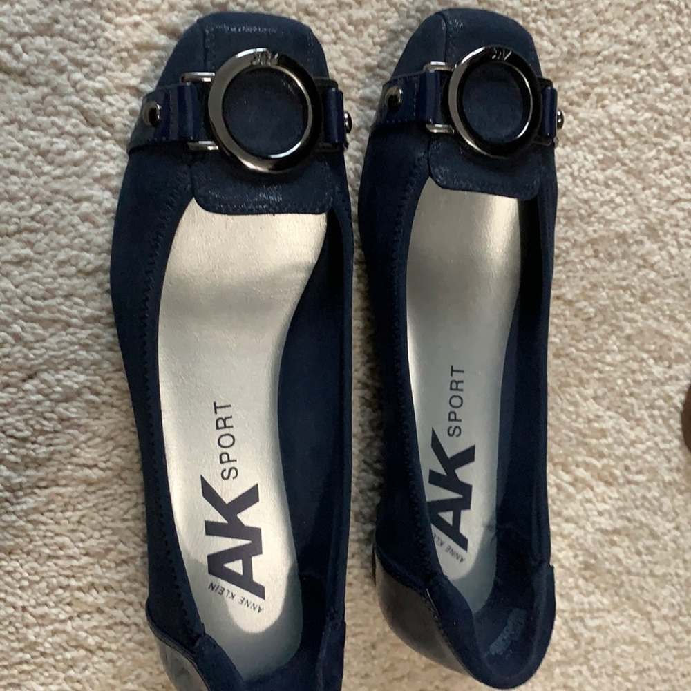 Anne klein Navy Blue Flats. Top Belt Design.